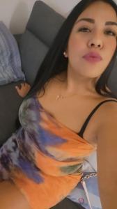 627190917: Chica busca chico en Barcelona