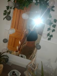 678747480: Chica busca chico en Ibiza