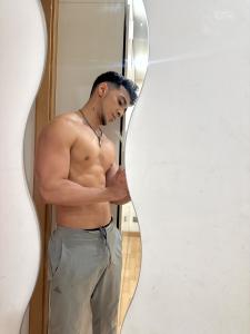 687204420: Chico busca chica en Barcelona