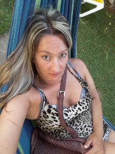 663377706: Chica busca chico en Gerona