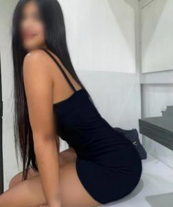 657951763: Chica busca chico en Sevilla