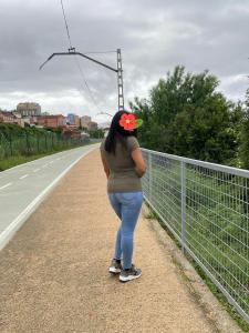 632925094: Chica busca chico en León