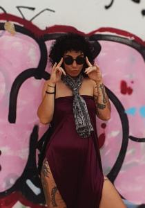 697488785: Chica busca chico en Valencia