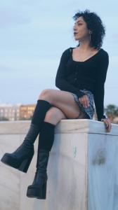 697488785: Chica busca chico en Valencia