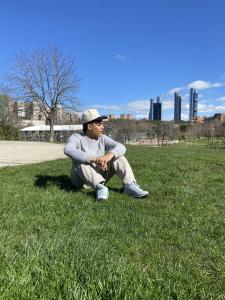 617544101: Chico busca chica en Madrid