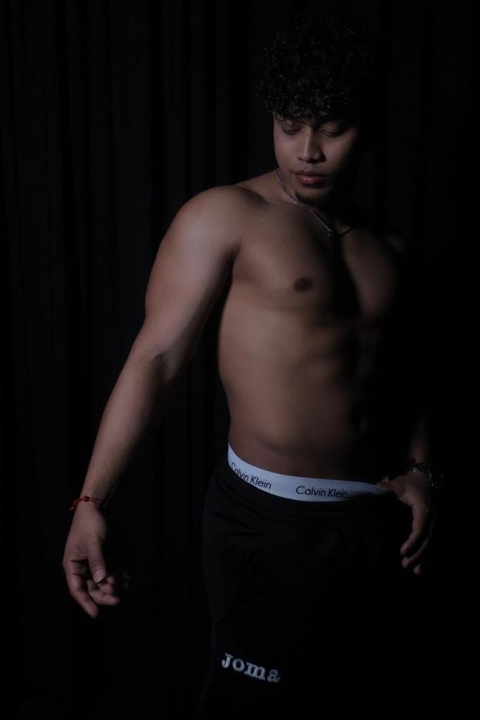 Chico busca chica en Ibiza: 