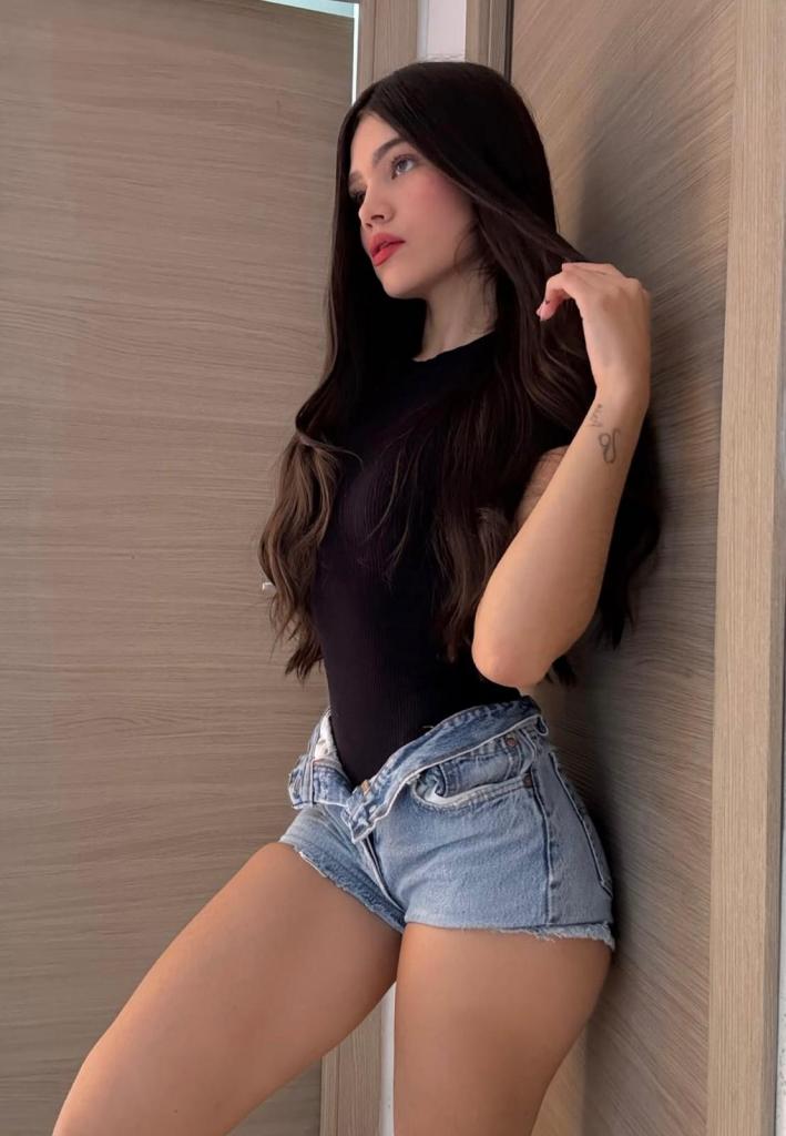 Chica busca chico en Ibiza: 