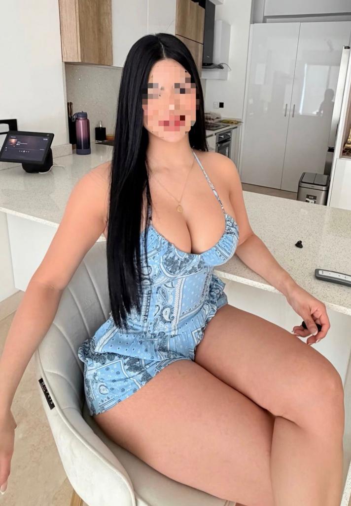 687095621: Chica busca chico en Lérida