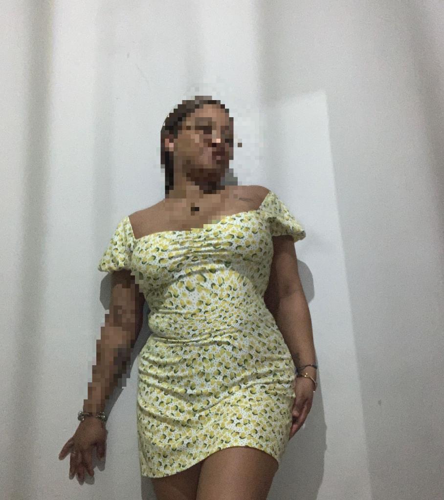 613989085: Chica busca chico en Pontevedra