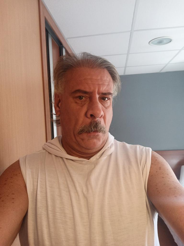 Chico busca chica en Lugo: 