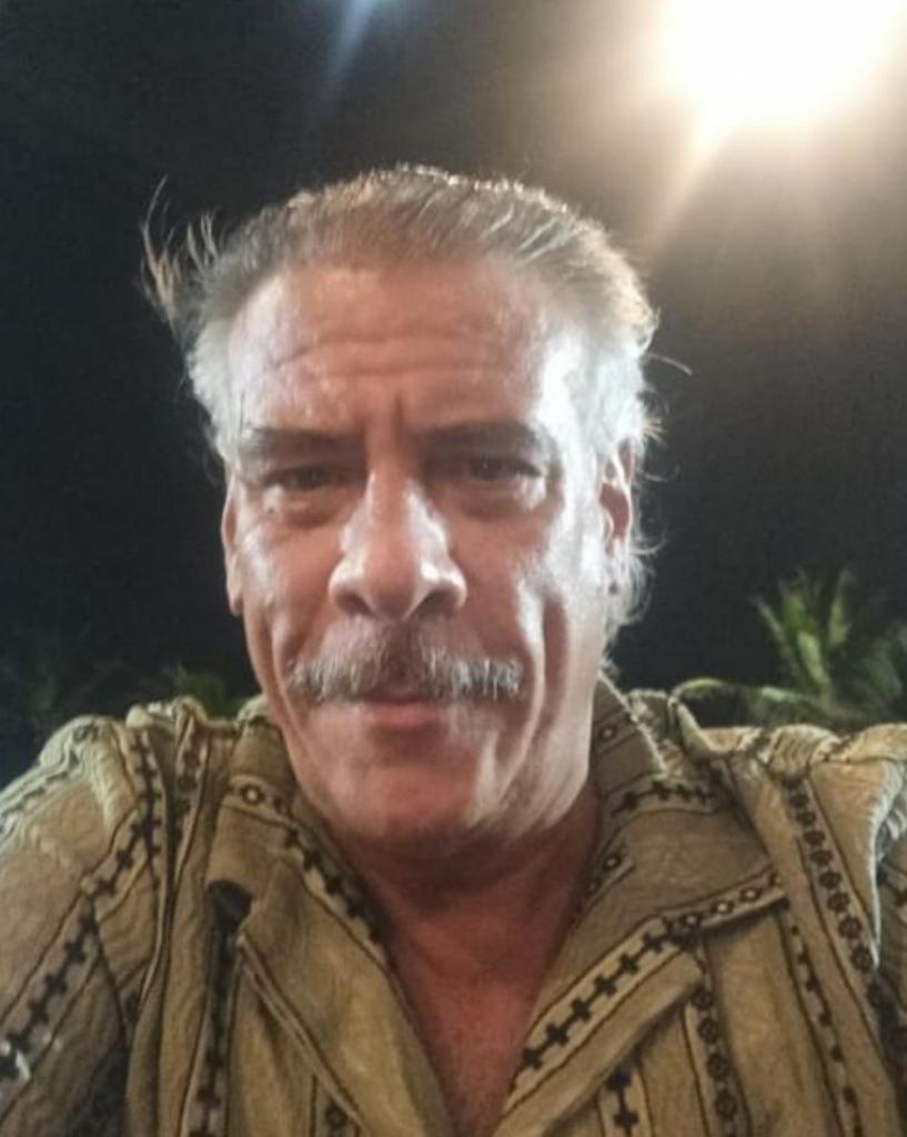 684746118: Chico busca chica en Lugo