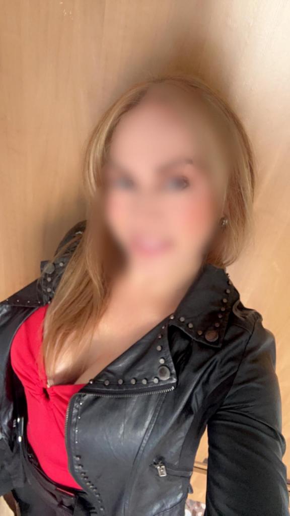 Chica busca chico en Murcia: Chica busca chico