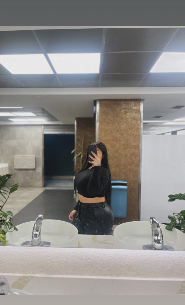 623741855: Chica busca chico en Barcelona