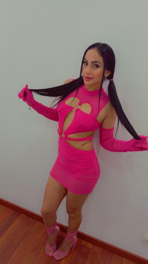 670548535: Chica busca chico en Barcelona