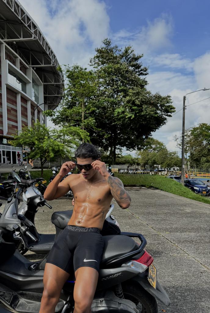 Chico busca chica en Málaga: 