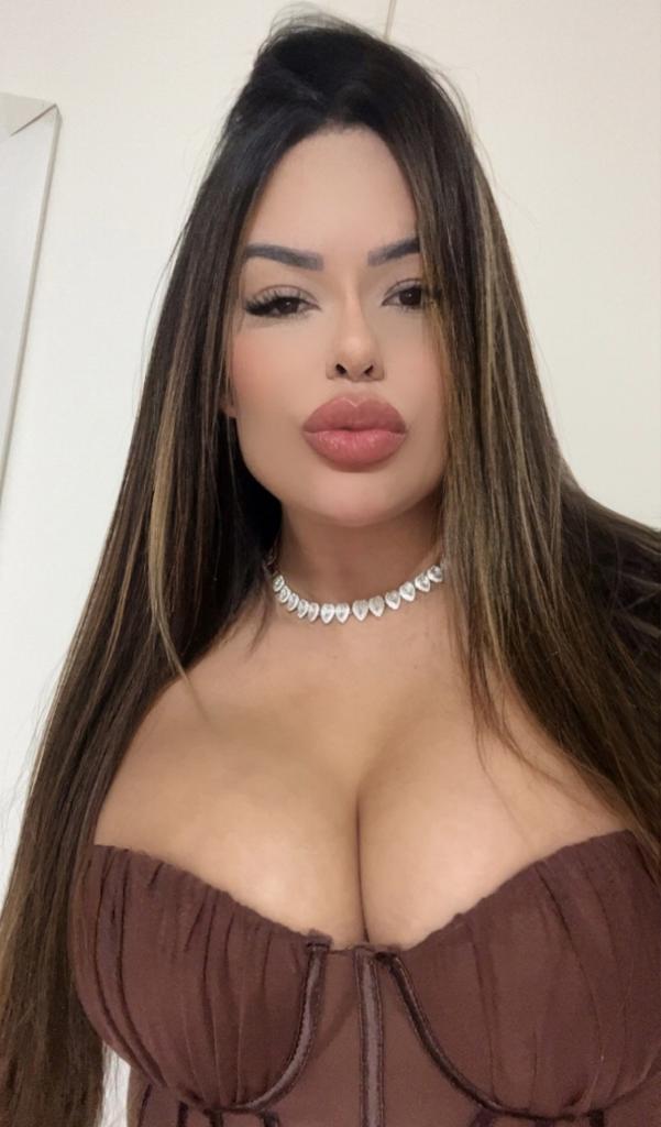 Chica busca chico en Alicante: Chica busca chico