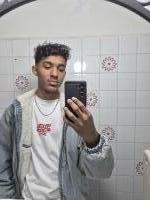 695987910: Chico busca chica en Barcelona