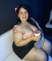 613384459: Chica busca chico en Barcelona