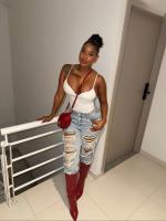 665570381: Chica busca chico en Cádiz