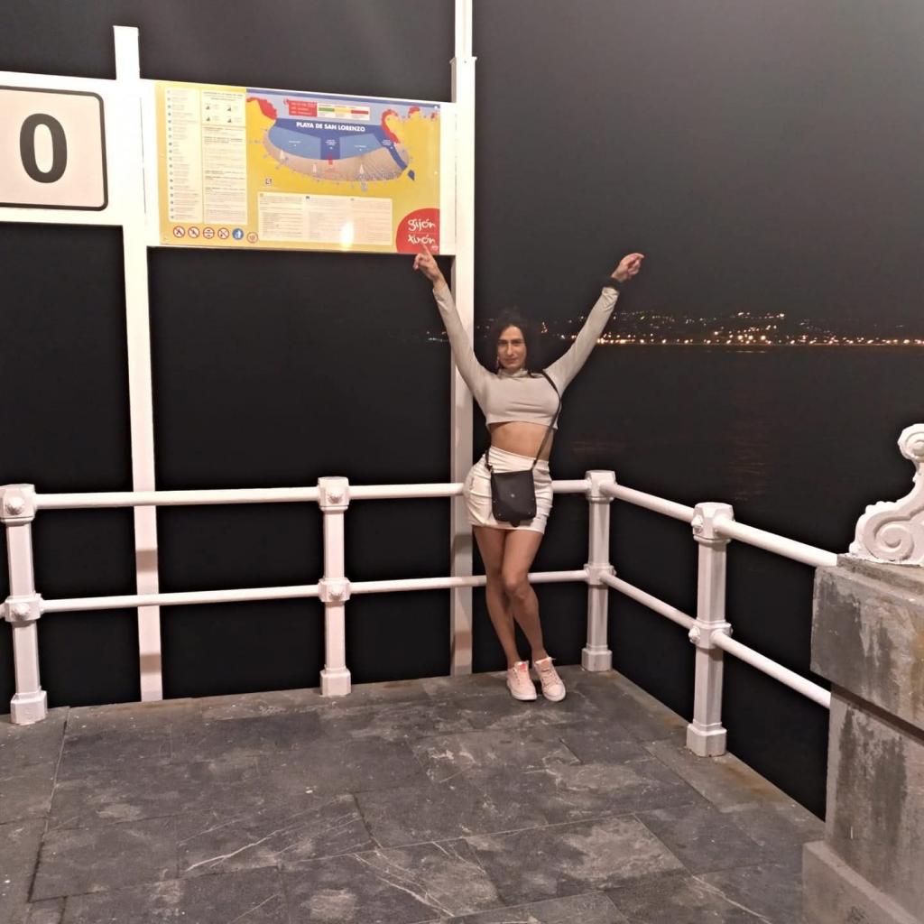 Chica busca chico en Almería: 