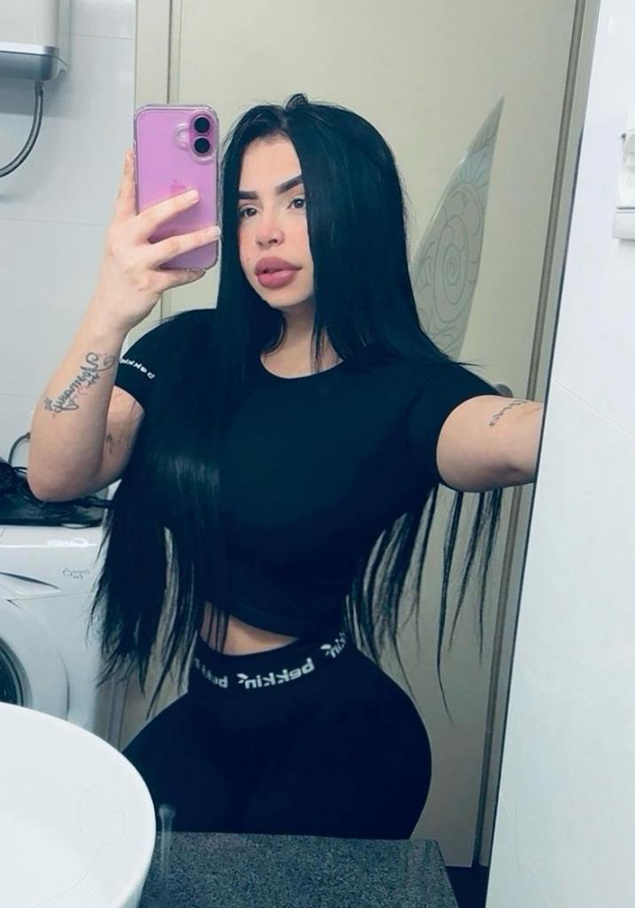 Chica busca chico en Ibiza: 