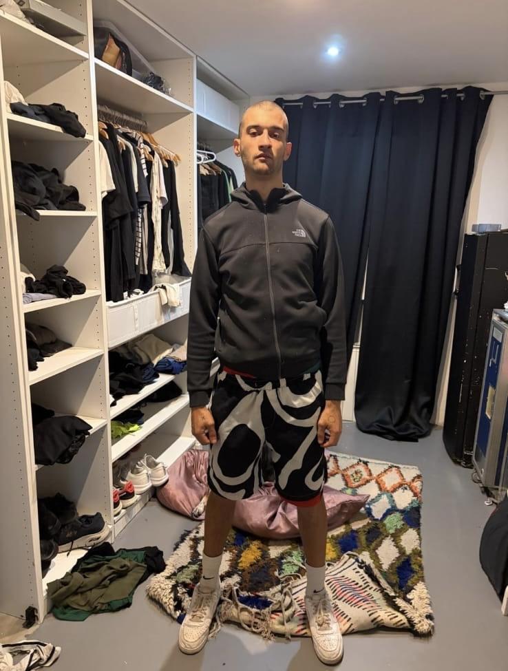 Chico busca chica en Ibiza: 