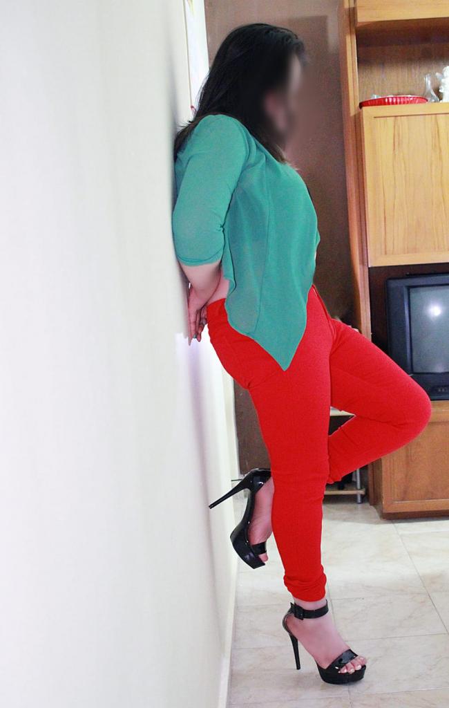 654039208: Chica busca chico en Madrid