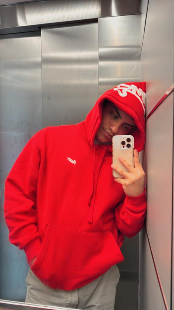 697165304: Chico busca chica en Cantabria