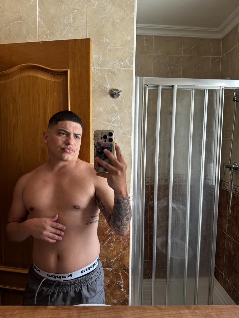 697165304: Chico busca chica en Cantabria