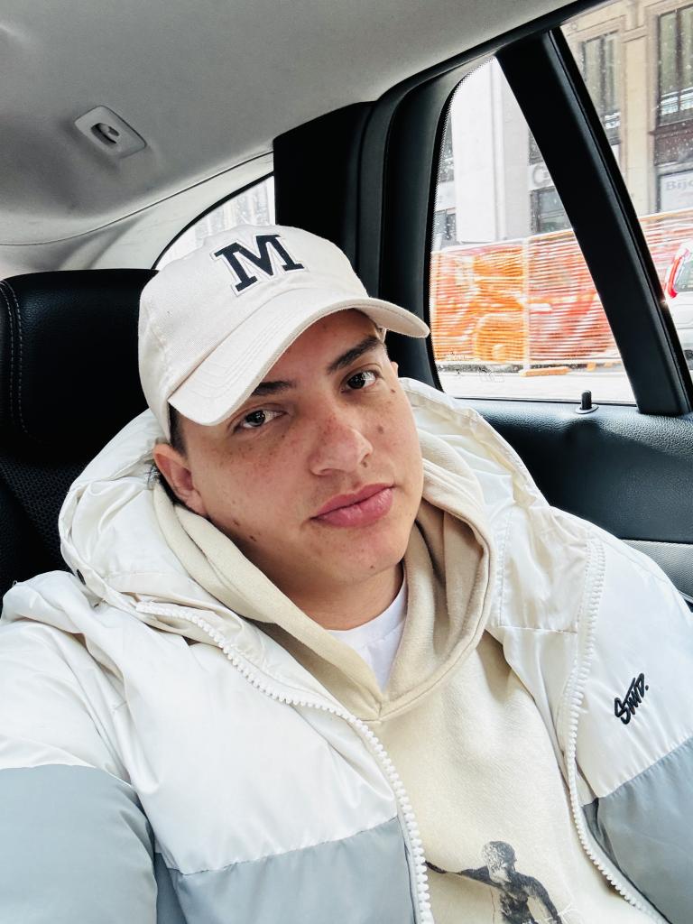 Chico busca chica en Cantabria: 