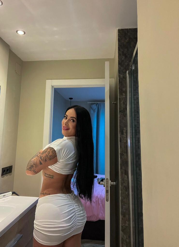 617257078: Chica busca chico en Madrid