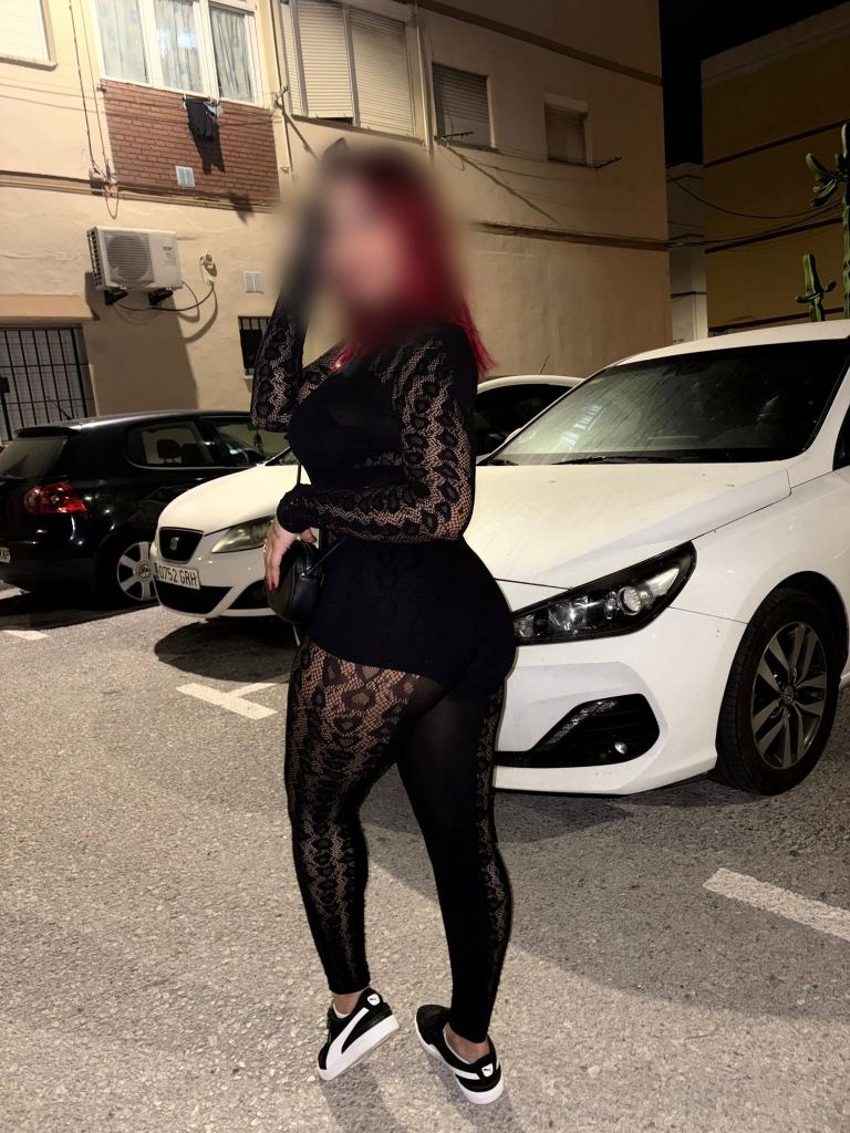 633785465: Chica busca chico en Sevilla