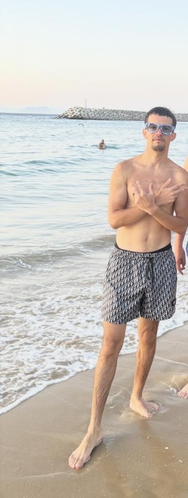 631946865: Chico busca chica en Zaragoza