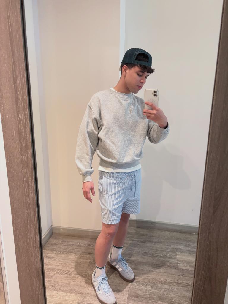 Chico busca chica en Sevilla: 