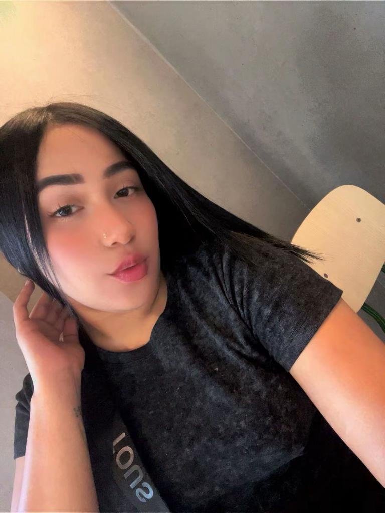 Chica busca chico en Sevilla: 