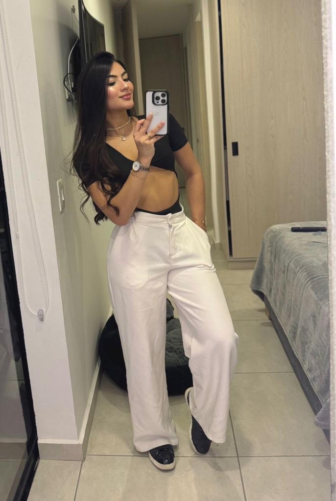 Chica busca chico en Ibiza: 