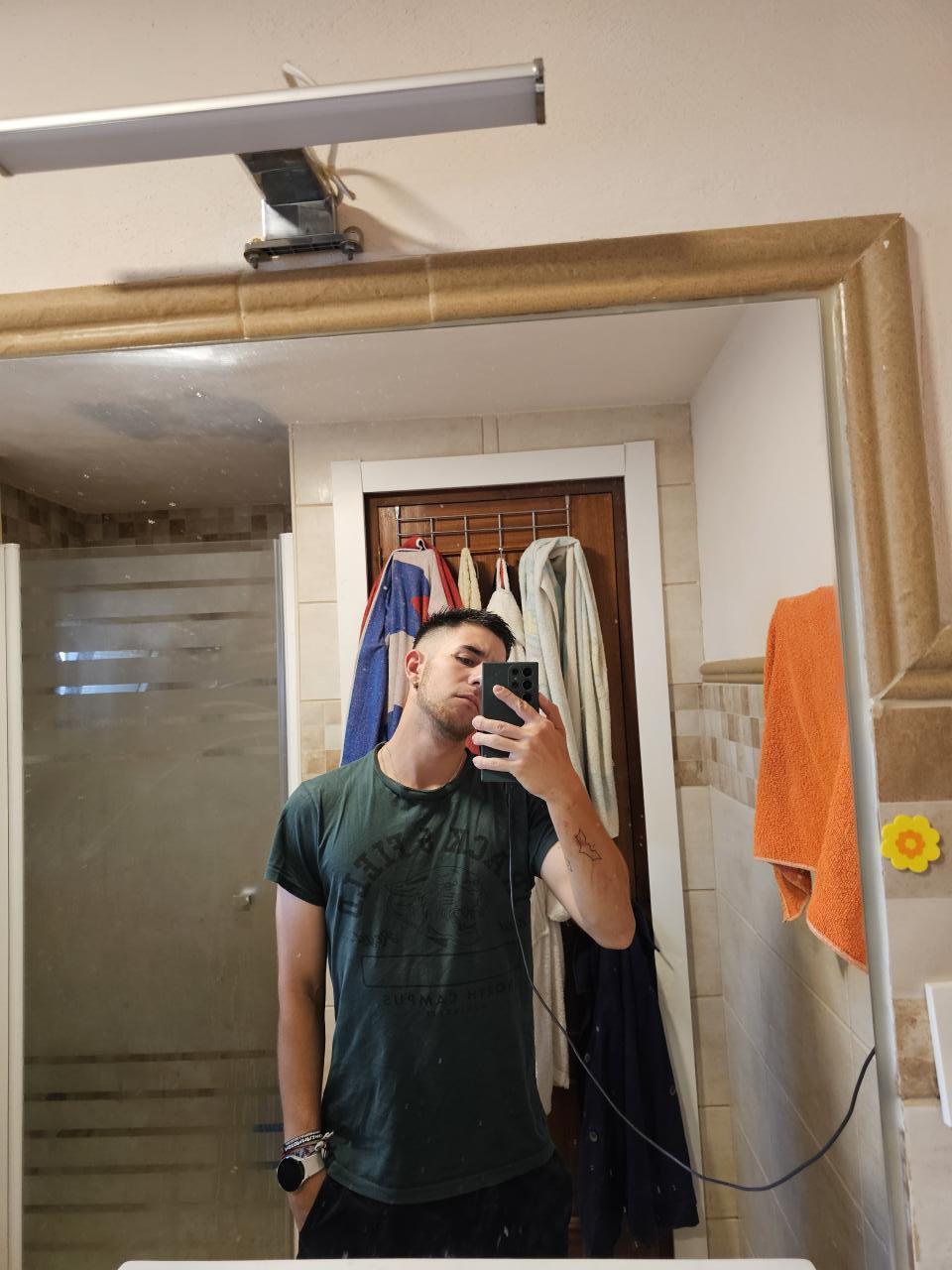 Chico busca chica en Cádiz: 