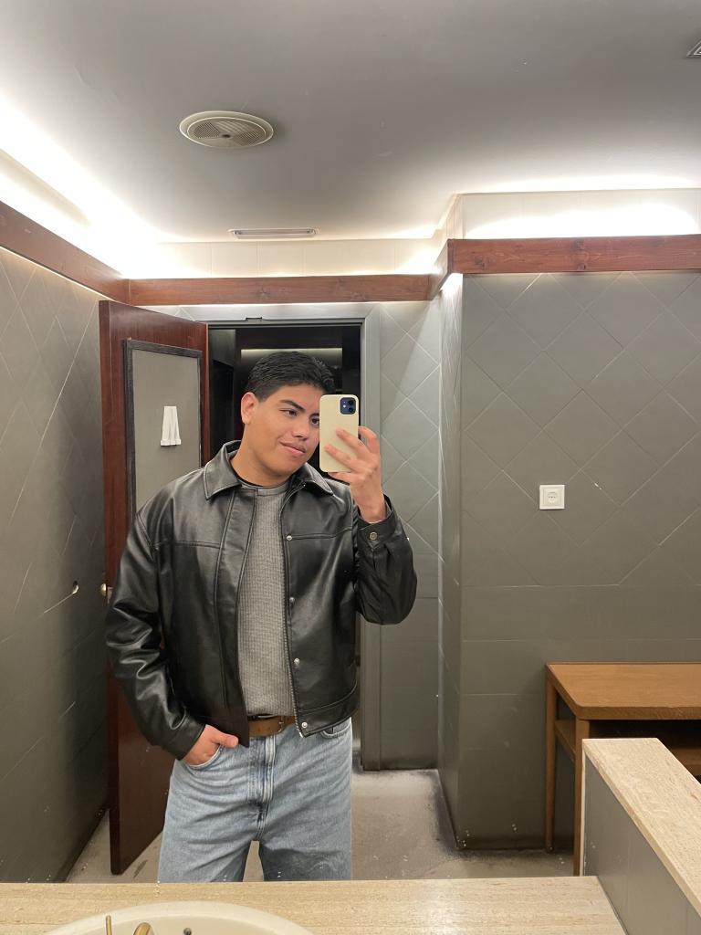 632263071: Chico busca chica en Mallorca