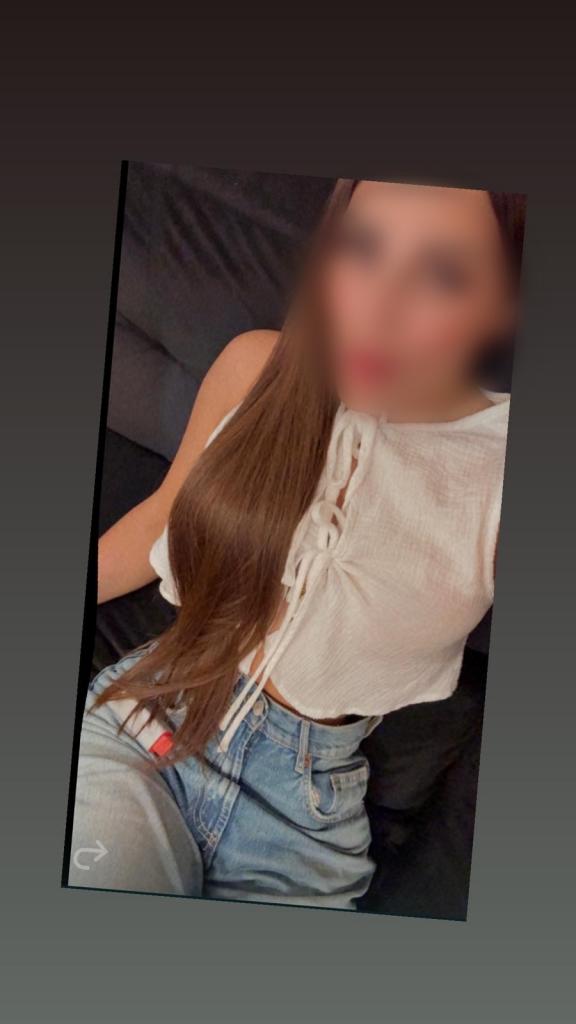 742006249: Chica busca chico en Menorca