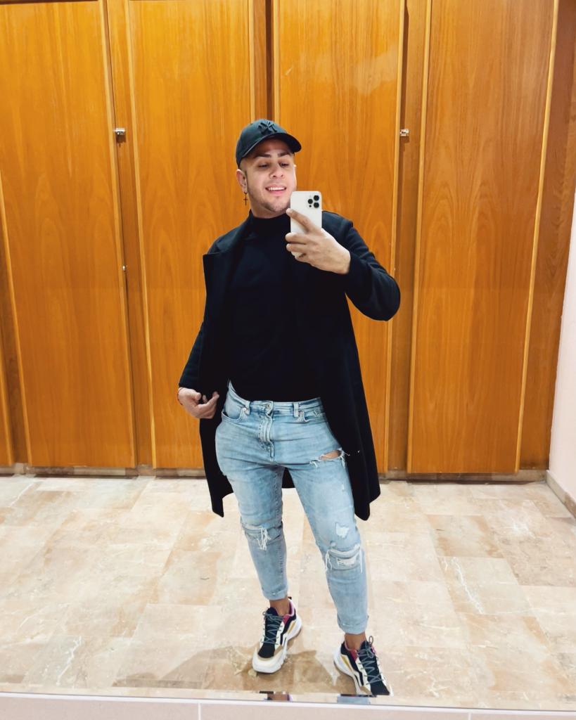 643023847: Chico busca chica en Valencia