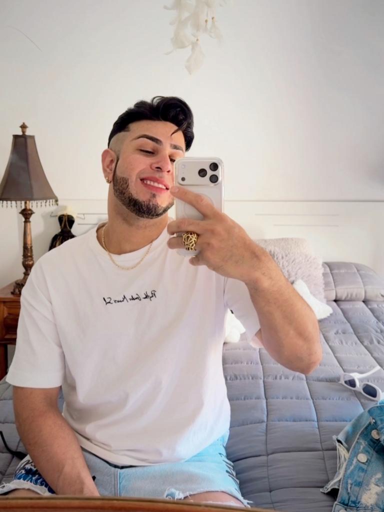 643023847: Chico busca chica en Valencia