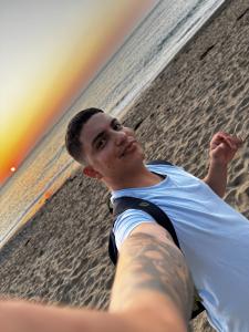 697165304: Chico busca chica en Cantabria