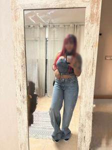 633785465: Chica busca chico en Sevilla
