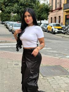 673787455: Chica busca chico en Málaga