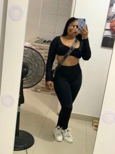 663186087: Chica busca chico en Sevilla