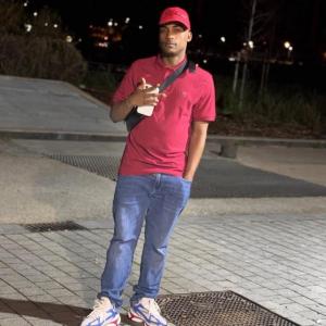 607342164: Chico busca chica en Madrid