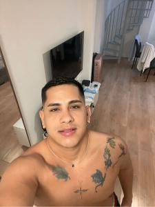 613637662: Chico busca chica en Zaragoza