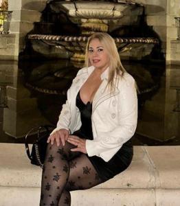 613384601: Chica busca chico en La Coruña