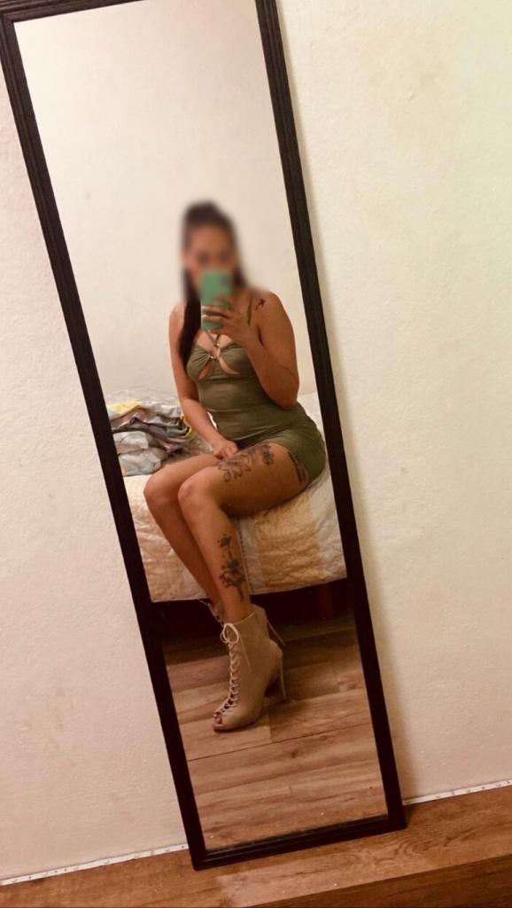 Chica busca chico en Almería: 