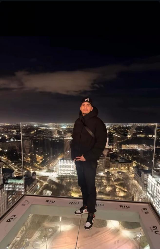 642017023: Chico busca chica en Almería